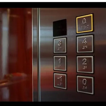 Relaxing In Luxury With View To Sea From 4th Floor And Parking * Kalamata