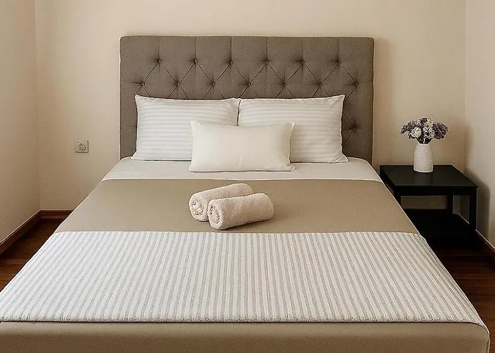 Relaxing In Luxury With View To Sea From 4th Floor And Parking Kalamata