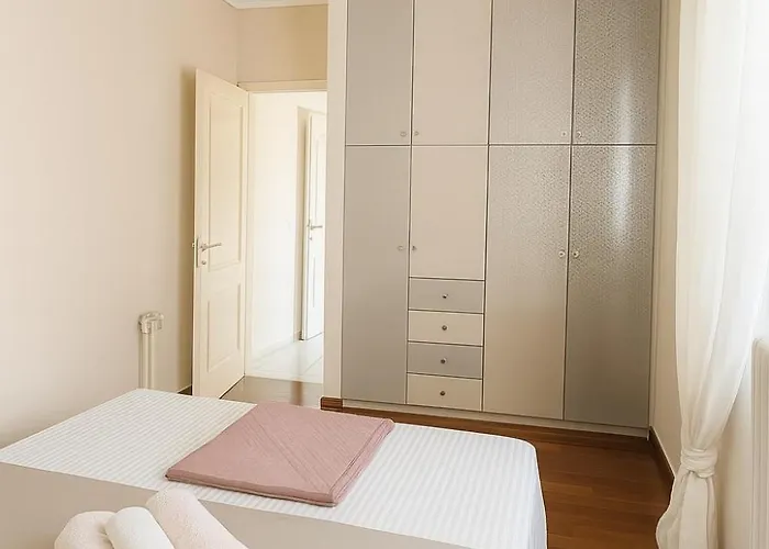 Relaxing In Luxury With View To Sea From 4th Floor And Parking Lejlighed