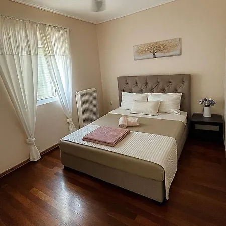 Relaxing In Luxury With View To Sea From 4th Floor And Parking Каламата