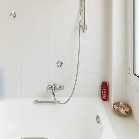 Relaxing In Luxury With View To Sea From 4th Floor And Parking Апартаменты Каламата