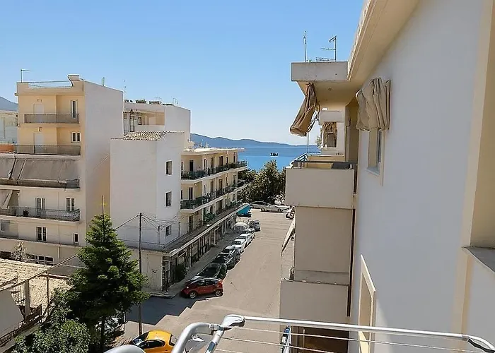 Relaxing In Luxury With View To Sea From 4th Floor And Parking *