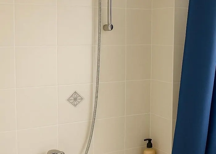 아파트 Relaxing In Luxury With View To Sea From 4th Floor And Parking *