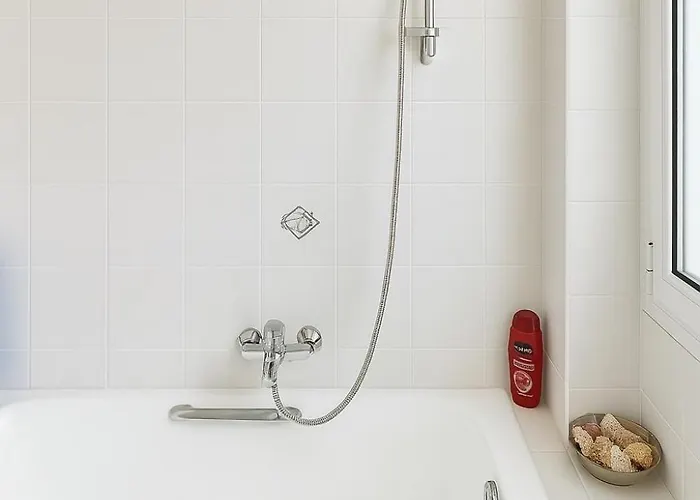 Relaxing In Luxury With View To Sea From 4th Floor And Parking 아파트 칼라마타