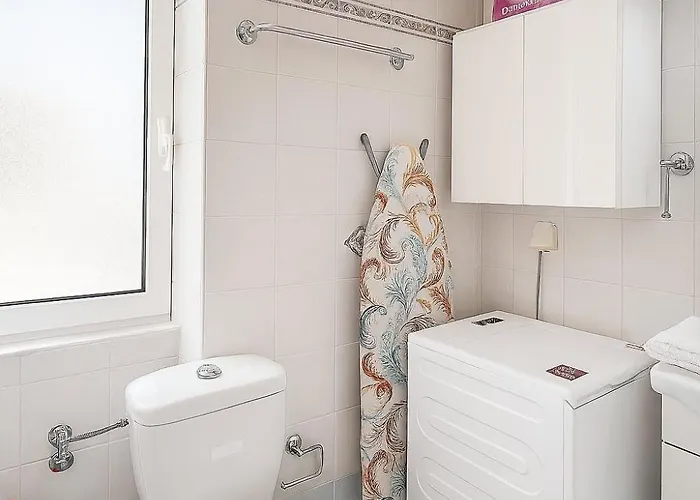 아파트 Relaxing In Luxury With View To Sea From 4th Floor And Parking