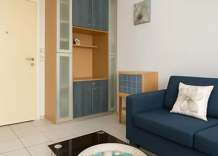 Relaxing In Luxury With View To Sea From 4th Floor And Parking 아파트 칼라마타